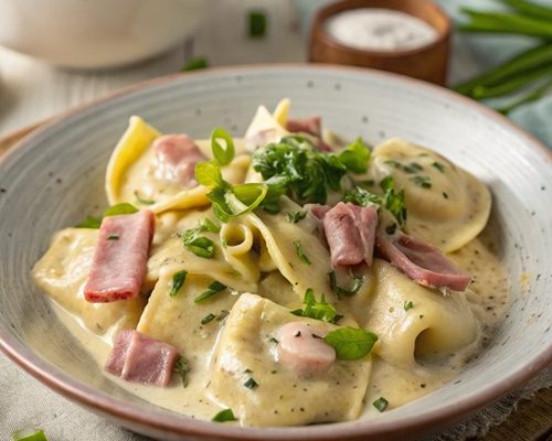 Tortellini in Kräuter-Rahm mit Schinken und Käse – cremiges Montags-Wohlfühlessen